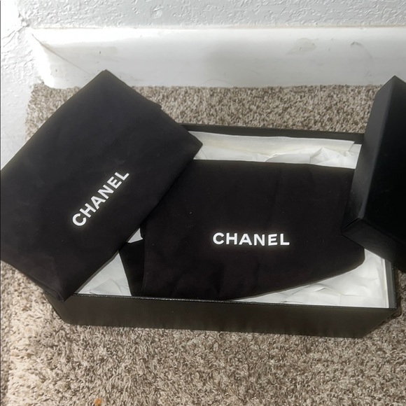 CHANEL Black Shoe Box - Picture 8 of 8